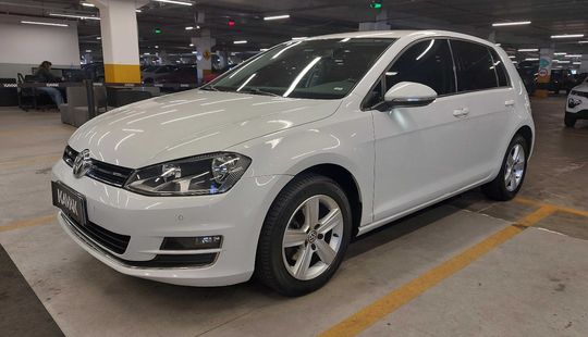 Volkswagen • Golf