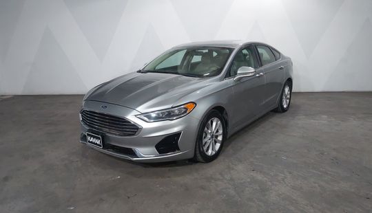 2020 • 60,518 km • Automático