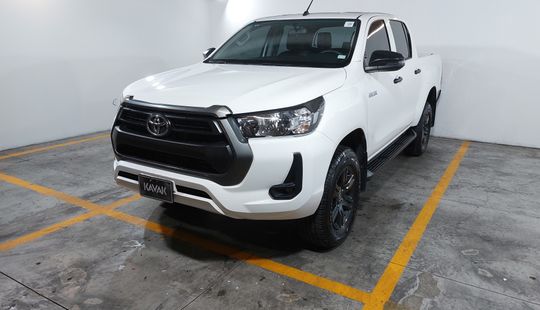 Toyota • Hilux