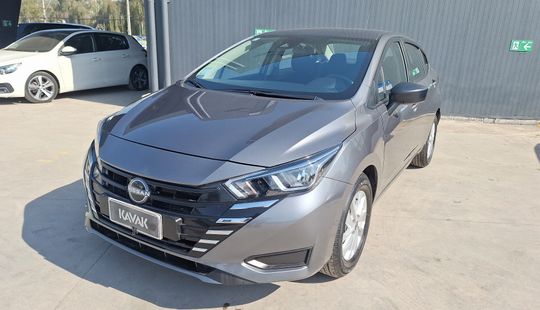 Nissan • Versa