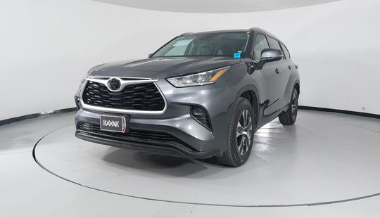 Toyota • Highlander
