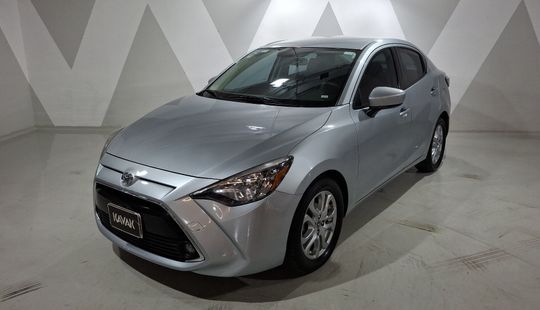 Toyota • Yaris