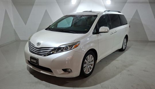 Toyota • Sienna