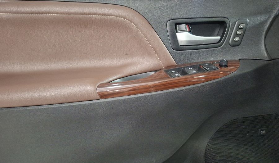 Toyota Sienna 3.5 LIMITED AT Minivan 2017