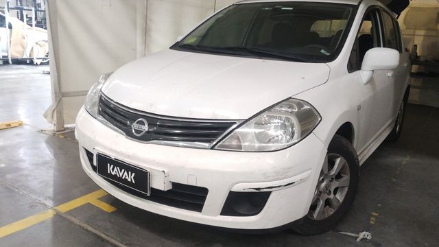 Nissan Tiida 1.8 VISIA