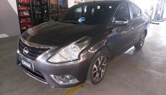 Nissan • Versa