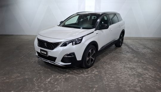 Peugeot • 5008