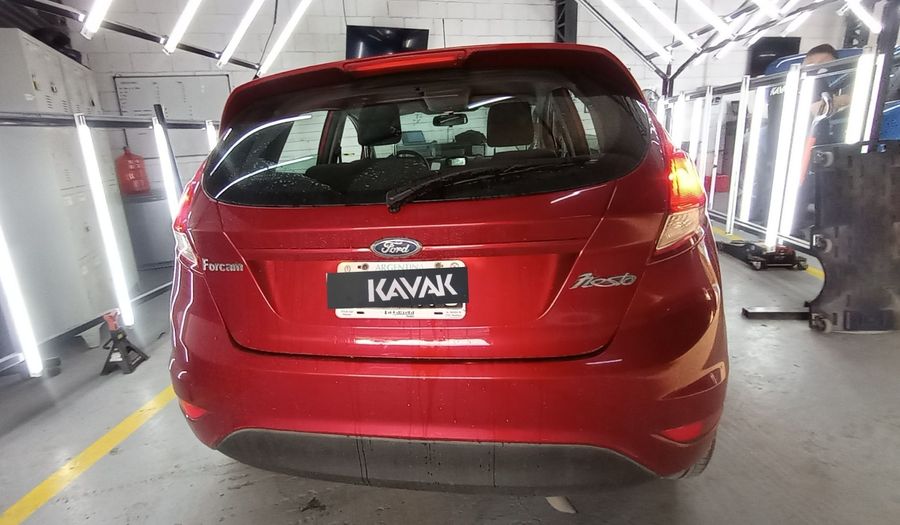 Ford Fiesta Kinetic Design 1.6 SE Hatchback 2015