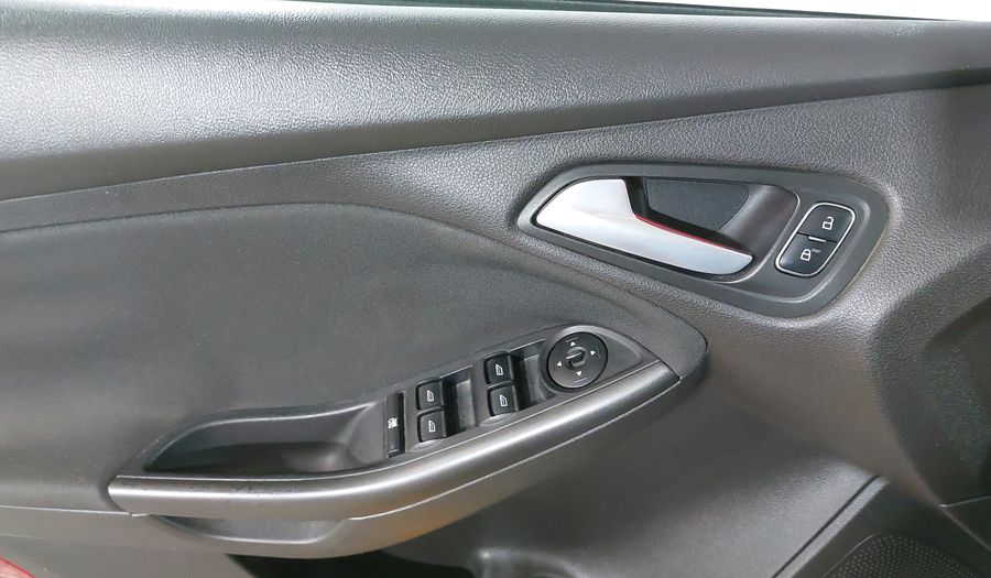 Ford Focus 2.0 SE LUXURY AT Hatchback 2016