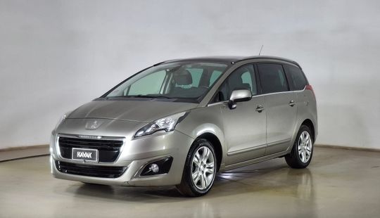 Peugeot • 5008