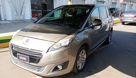 Peugeot • 5008