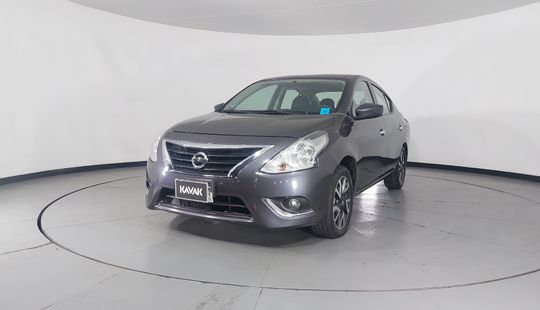 Nissan • Versa