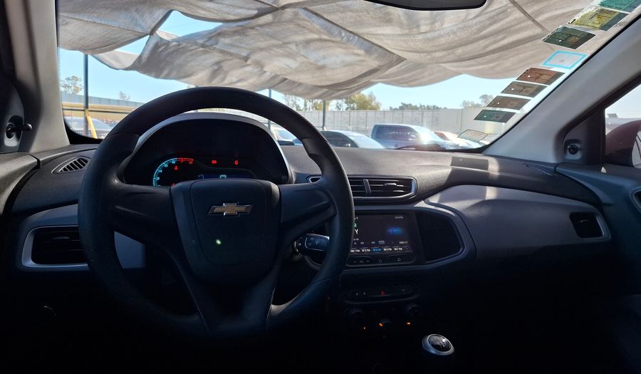 Chevrolet Onix 1.4 LT Hatchback 2015