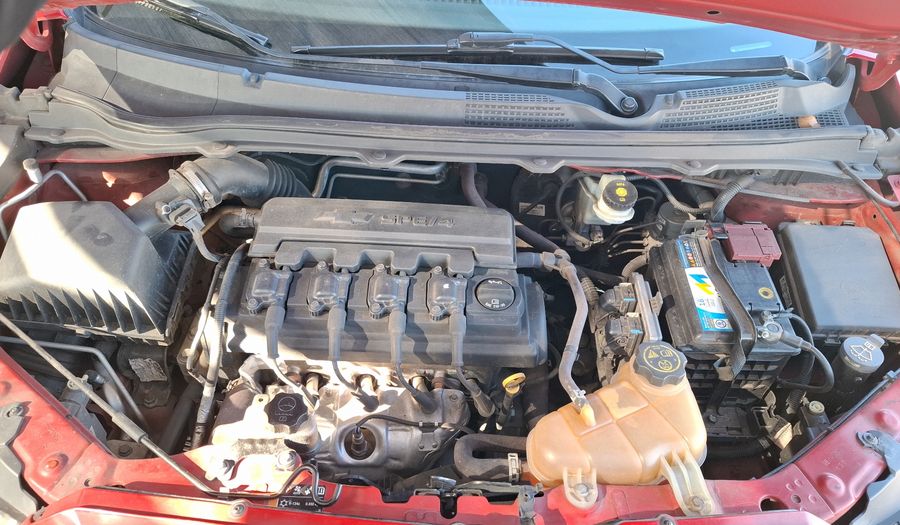 Chevrolet Onix 1.4 LT Hatchback 2015