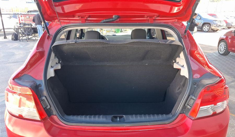 Chevrolet Onix 1.4 LT Hatchback 2015