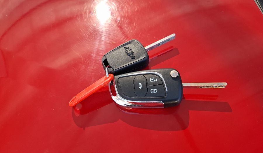 Chevrolet Onix 1.4 LT Hatchback 2015