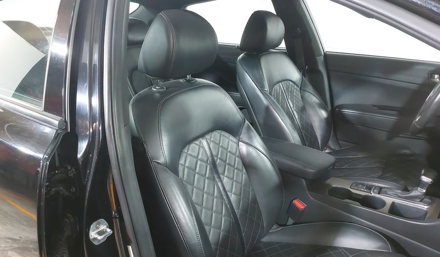 Kia Optima 2.0 TURBO GDI SXL AT Sedan 2016