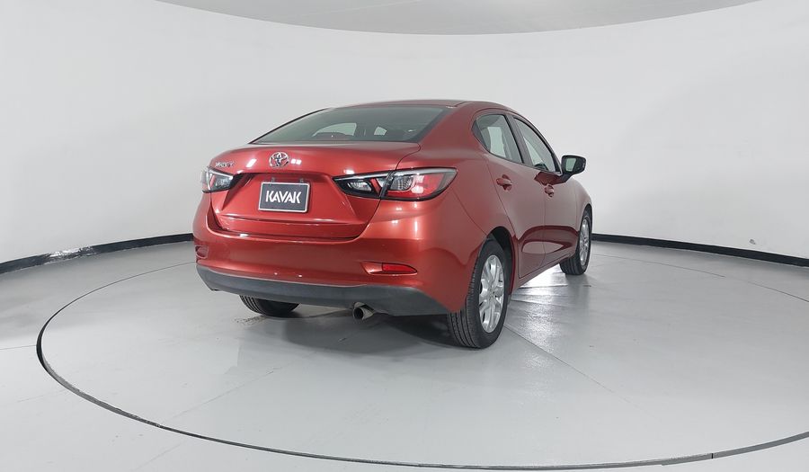 Toyota Yaris 1.5 R XLE AT Sedan 2017