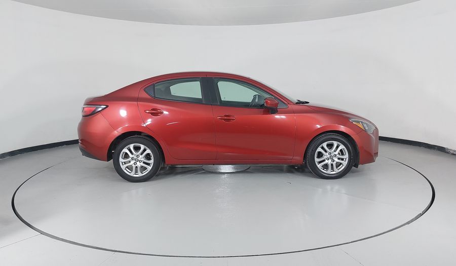 Toyota Yaris 1.5 R XLE AT Sedan 2017
