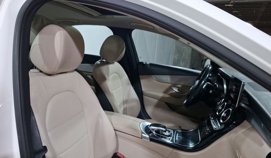 Mercedes Benz Clase C 2.0 200 CGI SPORT AT Sedan 2015