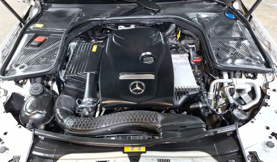 Mercedes Benz Clase C 2.0 200 CGI SPORT AT Sedan 2015