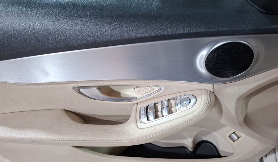 Mercedes Benz Clase C 2.0 200 CGI SPORT AT Sedan 2015