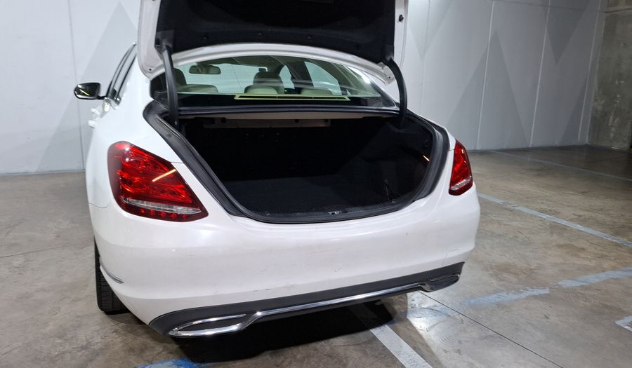 Mercedes Benz Clase C 2.0 200 CGI SPORT AT Sedan 2015