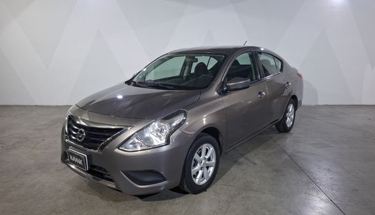 Nissan • Versa