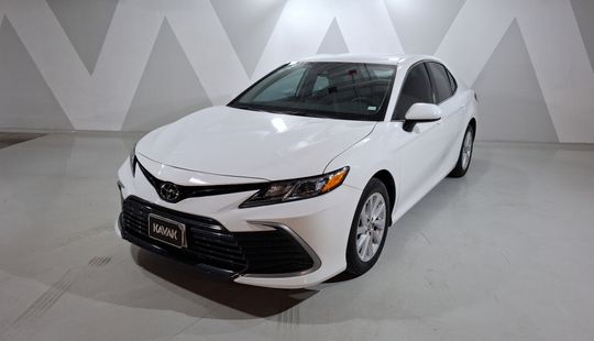 Toyota • Camry
