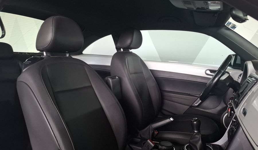 Volkswagen Beetle 2.5 SPORT MT Hatchback 2017