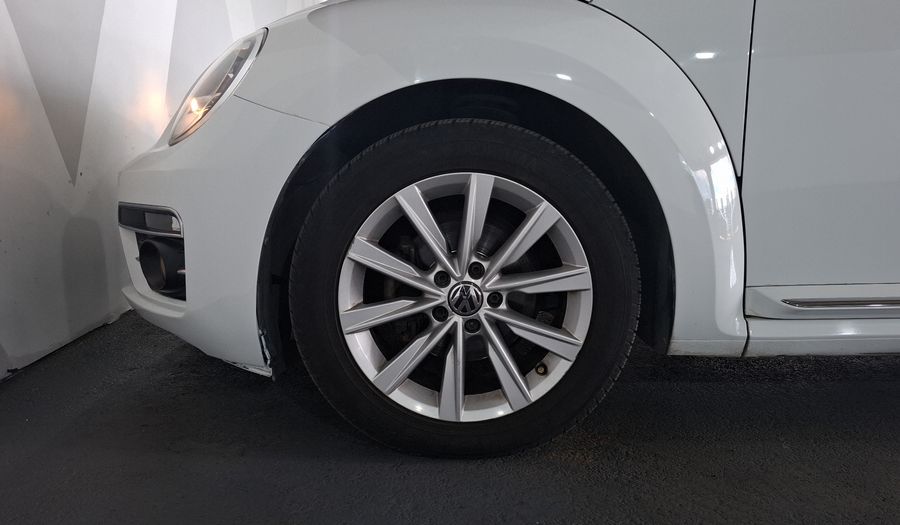 Volkswagen Beetle 2.5 SPORT MT Hatchback 2017