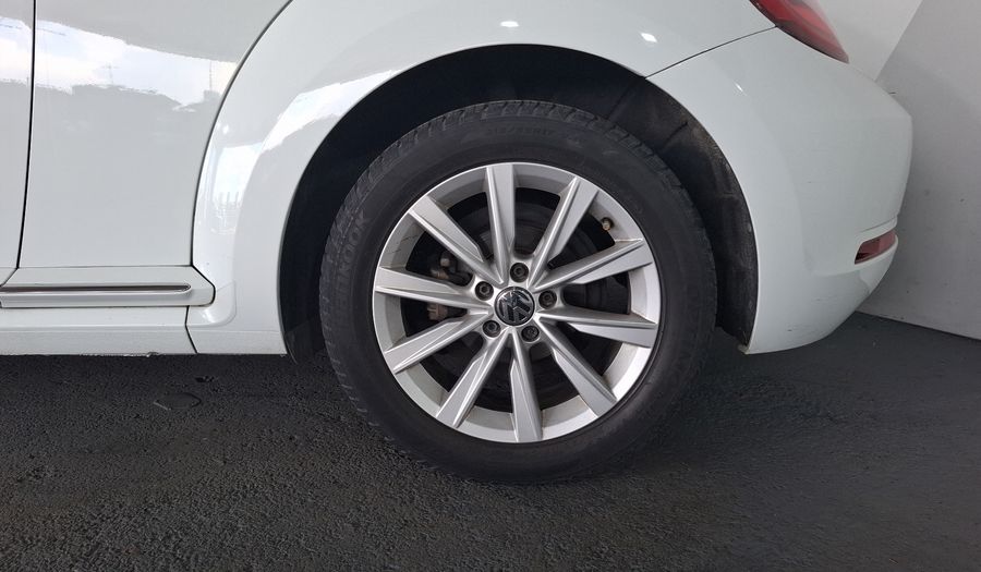 Volkswagen Beetle 2.5 SPORT MT Hatchback 2017