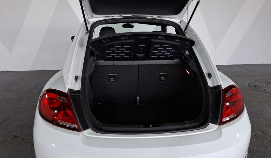 Volkswagen Beetle 2.5 SPORT MT Hatchback 2017