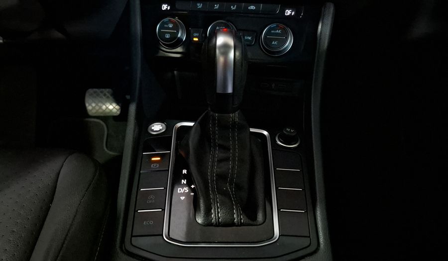 Volkswagen Jetta 1.4 R-LINE AUTO Sedan 2021