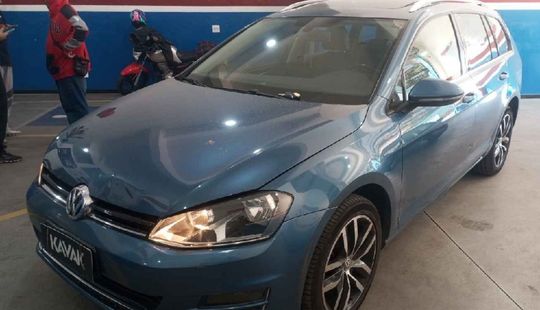 Volkswagen • Golf