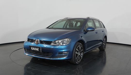 Volkswagen • Golf