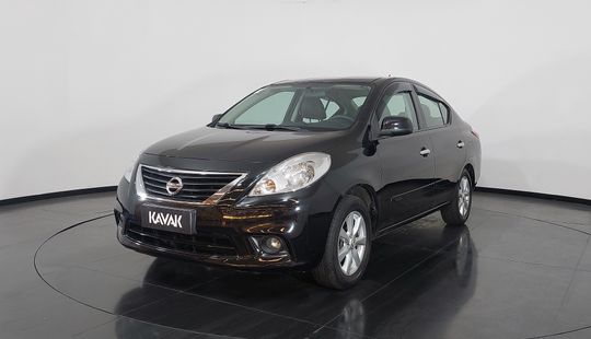Nissan • Versa