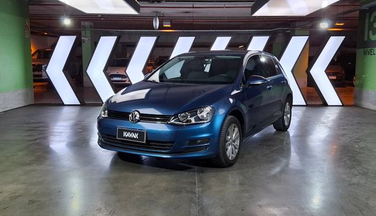Volkswagen • Golf