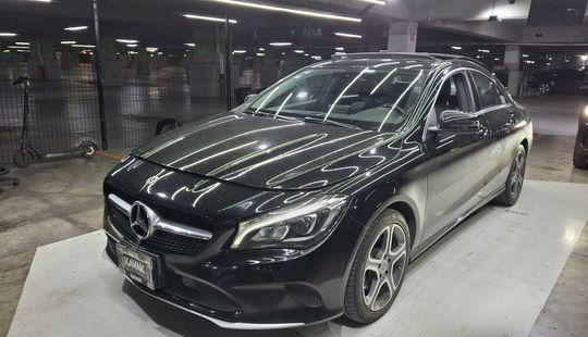 Mercedes Benz • Clase CLA