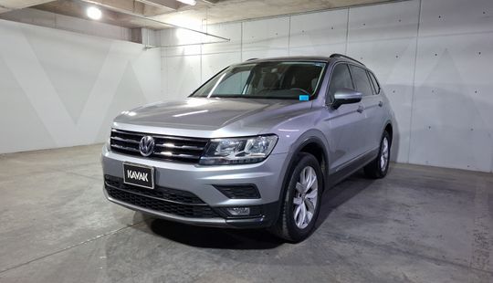 Volkswagen • Tiguan