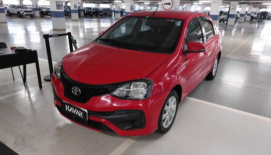Toyota • Etios