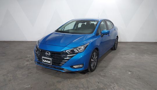 Nissan • Versa