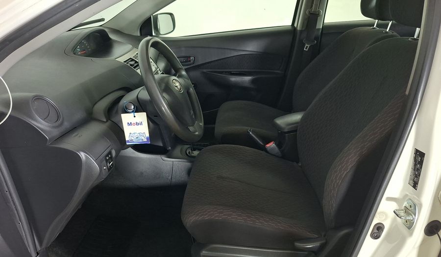 Toyota Yaris 1.5 XLI AUTO Sedan 2010