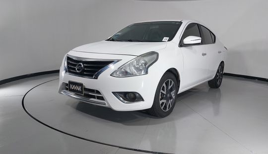 Nissan • Versa