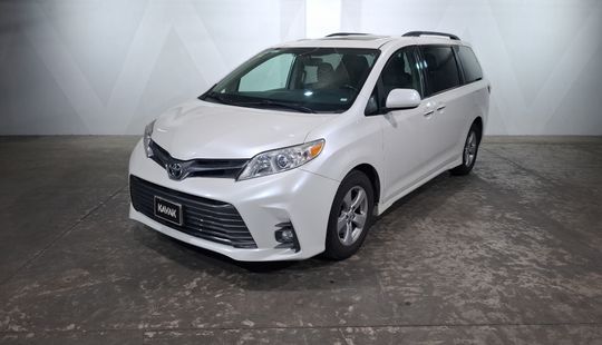 Toyota • Sienna