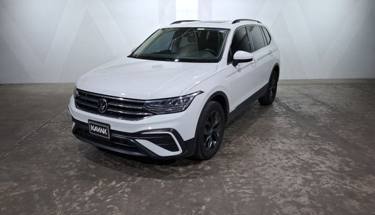 Volkswagen • Tiguan