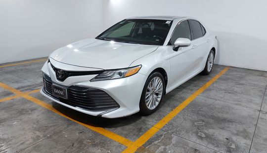 Toyota • Camry