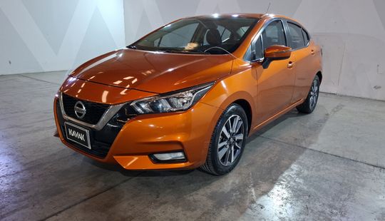 Nissan • Versa