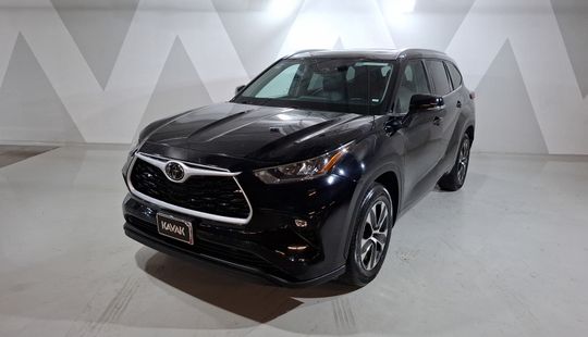 Toyota • Highlander