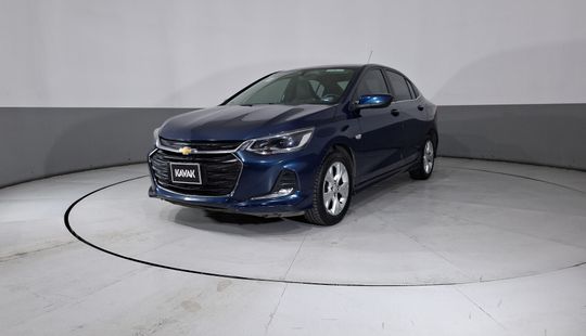 2021 • 76,530 km • Automático